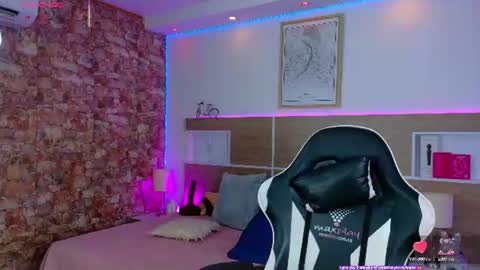 KAROL SCOTT online show from July 17, 8:57 pm