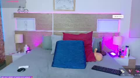 KAROL SCOTT online show from August 4, 8:55 pm