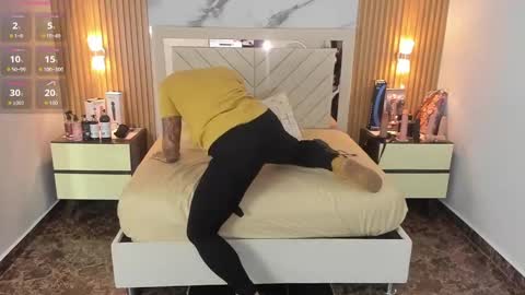 Snapshot of karolandluna chatting on September 20, 2:45 am Karol and Luna online show from September 20, 2:45 am