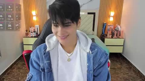 Snapshot of karolandluna chatting on September 23, 2:47 am Karol and Luna online show from September 23, 2:47 am