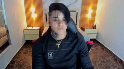 Snapshot of karolandluna chatting on June 18, 7:18 pm Karol and Luna online show from June 18, 7:18 pm