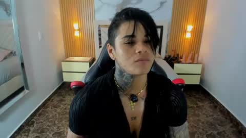 Snapshot of karolandluna chatting on July 18, 12:20 pm Karol and Luna online show from July 18, 12:20 pm