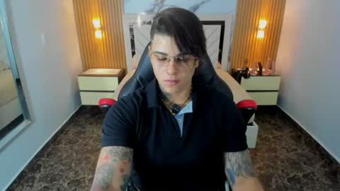 Snapshot of karolandluna chatting on July 25, 12:36 pm Karol and Luna online show from July 25, 12:36 pm
