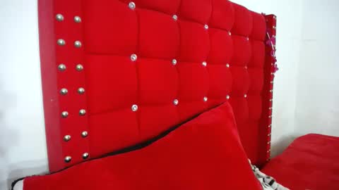 Snapshot of karolay_su chatting on February 6, 12:11 am ARIANNA online show from February 6, 12:11 am