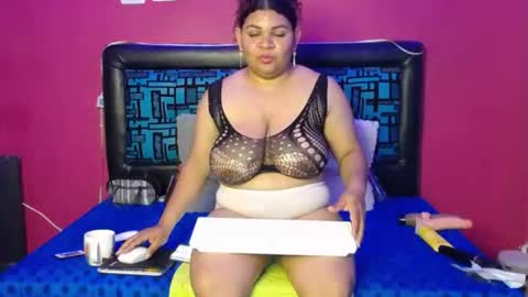 Snapshot of karolhot916 chatting on November 12, 11:03 pm karol online show from November 12, 11:03 pm