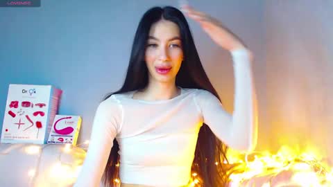 Snapshot of karolina_hottie_ chatting on December 26, 3:06 am Kira online show from December 26, 3:06 am