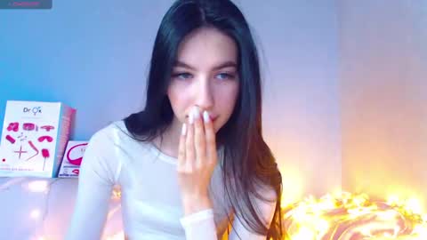 Snapshot of karolina_hottie_ chatting on December 26, 6:09 am Kira online show from December 26, 6:09 am
