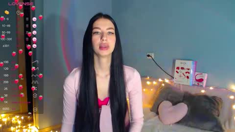 Snapshot of karolina_hottie_ chatting on September 12, 2:33 am Kira online show from September 12, 2:33 am