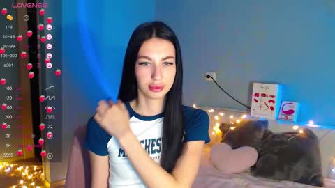 Snapshot of karolina_hottie_ chatting on October 20, 1:50 am Kira online show from October 20, 1:50 am
