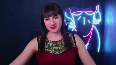 Caroline online show from December 10, 1:00 pm