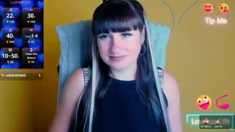 Snapshot of karolina_mia chatting on June 21, 5:21 am Caroline online show from June 21, 5:21 am