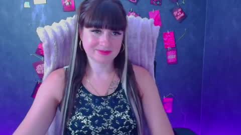 Snapshot of karolina_mia chatting on June 25, 6:07 am Caroline online show from June 25, 6:07 am