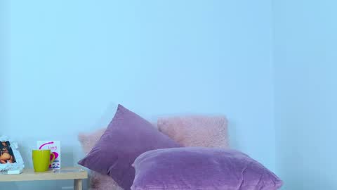 karolinahill online show from December 22, 9:42 pm