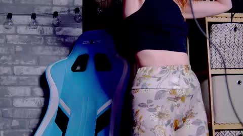 Snapshot of karoline121 chatting on March 5, 7:49 pm karoline121 online show from March 5, 7:49 pm