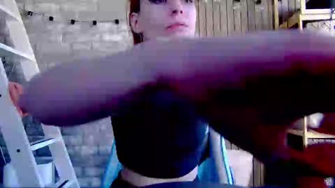 Snapshot of karoline121 chatting on March 6, 11:36 am karoline121 online show from March 6, 11:36 am