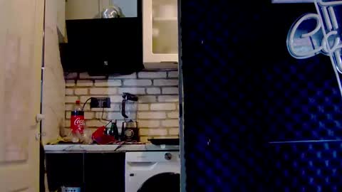 Snapshot of karoline121 chatting on March 8, 3:13 pm karoline121 online show from March 8, 3:13 pm