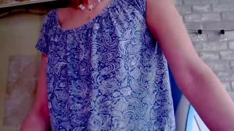 Snapshot of karoline121 chatting on March 10, 12:04 pm karoline121 online show from March 10, 12:04 pm