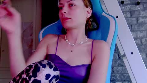 Snapshot of karoline121 chatting on March 11, 1:23 pm karoline121 online show from March 11, 1:23 pm