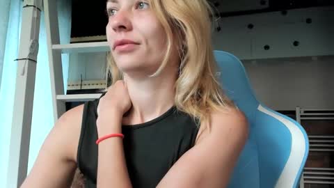 Snapshot of karoline121 chatting on September 10, 6:46 am karoline121 online show from September 10, 6:46 am