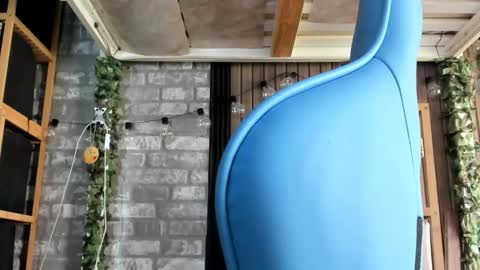 Snapshot of karoline121 chatting on September 15, 8:25 am karoline121 online show from September 15, 8:25 am