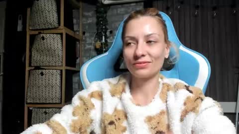 Snapshot of karoline121 chatting on September 24, 9:40 pm karoline121 online show from September 24, 9:40 pm