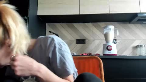 Snapshot of karoline121 chatting on October 4, 8:56 am karoline121 online show from October 4, 8:56 am