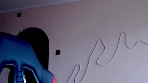 Snapshot of karoline121 chatting on October 16, 6:58 am karoline121 online show from October 16, 6:58 am