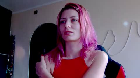 Snapshot of karoline121 chatting on October 21, 6:36 am karoline121 online show from October 21, 6:36 am