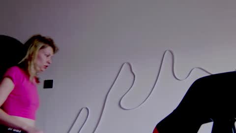 Snapshot of karoline121 chatting on November 5, 9:53 am karoline121 online show from November 5, 9:53 am