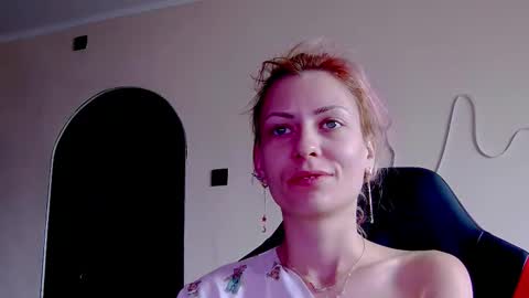 Snapshot of karoline121 chatting on November 20, 9:20 am karoline121 online show from November 20, 9:20 am