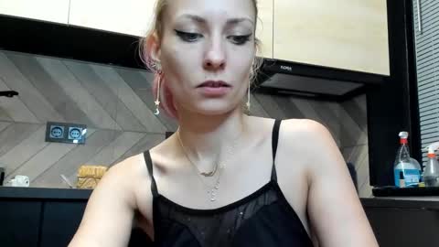 Snapshot of karoline121 chatting on November 25, 5:57 pm karoline121 online show from November 25, 5:57 pm