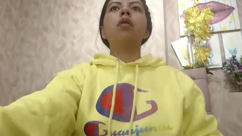 Snapshot of karolineburnx chatting on October 20, 8:04 am Isa online show from October 20, 8:04 am