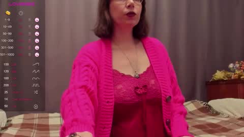 Snapshot of karolinecher chatting on November 12, 12:16 pm Karoline online show from November 12, 12:16 pm