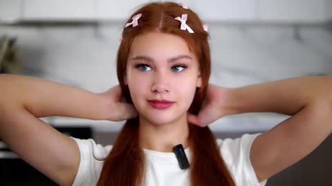 lina online show from December 4, 11:30 am