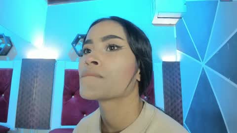 Snapshot of karoll014 chatting on May 11, 12:22 pm Karol online show from May 11, 12:22 pm