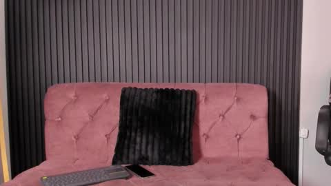 karolwest_ online show from January 9, 12:30 pm