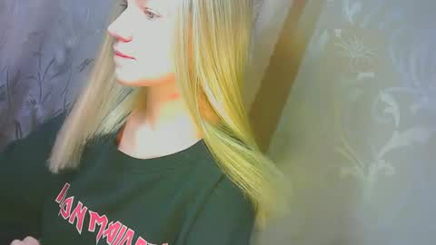 Caroline Fox online show from September 18, 9:22 am