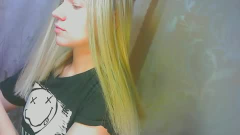 Caroline Fox online show from September 20, 8:37 am