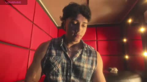 Snapshot of karybig3 chatting on March 9, 7:34 am ---Kary--- online show from March 9, 7:34 am