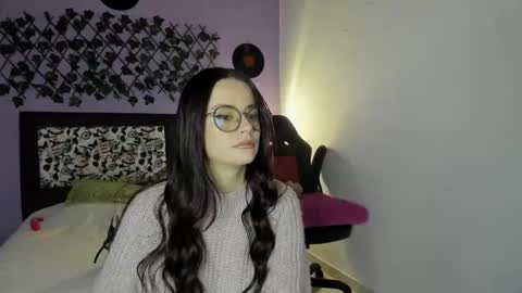 kassandra james online show from January 4, 11:00 am