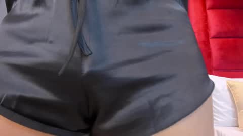 Kasandra Hall online show from November 7, 10:10 pm