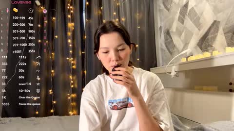 Kira online show from November 30, 8:40 am