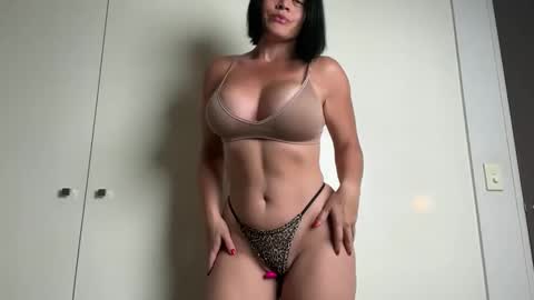 Snapshot of kat1987 chatting on November 11, 11:21 am Kat online show from November 11, 11:21 am