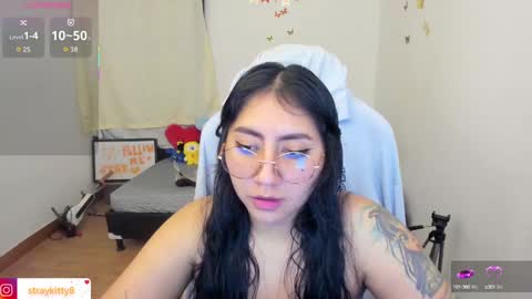 Snapshot of kat_ly_chan chatting on October 2, 12:06 am Kat online show from October 2, 12:06 am