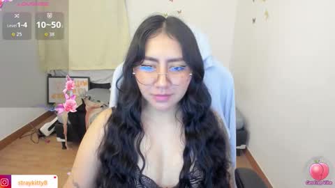 Snapshot of kat_ly_chan chatting on October 31, 10:38 am Kat online show from October 31, 10:38 am