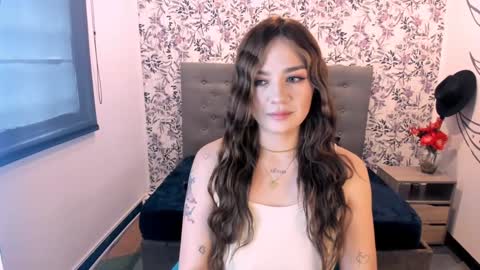 Snapshot of katahoot_ chatting on February 4, 8:17 pm K A T A H O O T online show from February 4, 8:17 pm