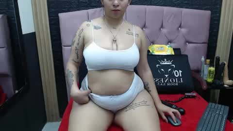 Snapshot of katalella_22 chatting on September 20, 1:01 pm katalella_22 online show from September 20, 1:01 pm