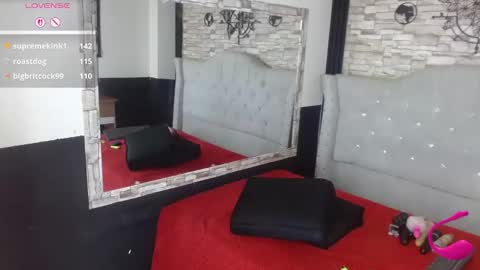 Snapshot of katalella_22 chatting on December 15, 5:55 am katalella_22 online show from December 15, 5:55 am