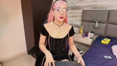 Snapshot of katana_blade chatting on May 10, 9:31 pm online show from May 10, 9:31 pm