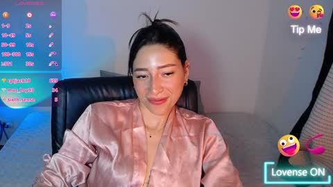 Snapshot of kate_arden chatting on December 11, 1:15 am Carla Palmer online show from December 11, 1:15 am